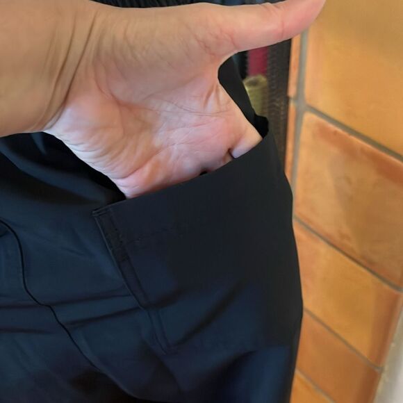 Old Navy STRETCHTECH Black Quick Dry Cargo Pants, size 2X - Picture 6 of 7